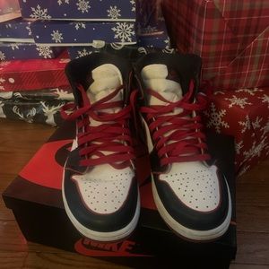 Air Jordan 1 Bloodline